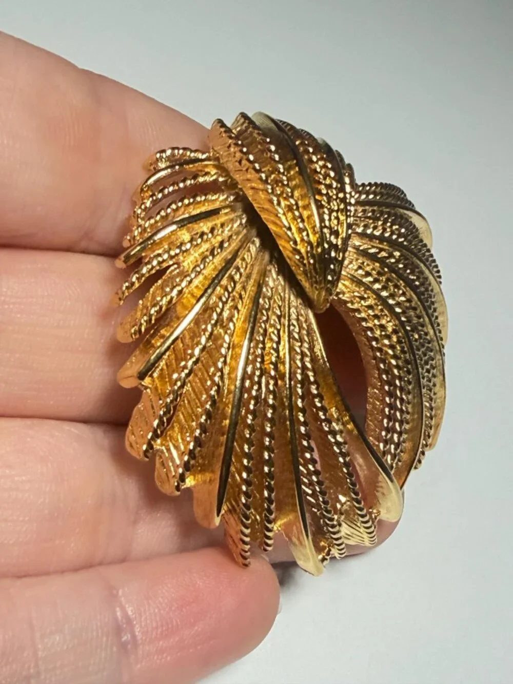 Monet Haystack Brooch Gold Tone Textured Fringe Vintage 2.25 inches